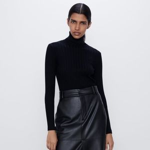 ZARA Black Ribbed Semi-Cropped Turtleneck Sweater